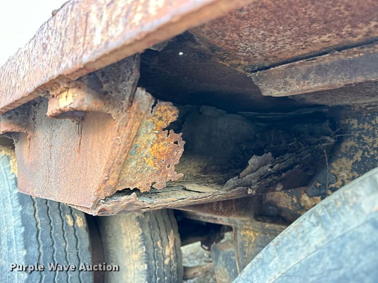 image for item LK9773 1978 Belshe T-10 drop deck trailer