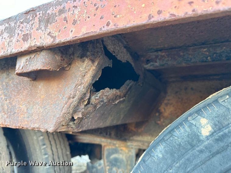 image for item LK9773 1978 Belshe T-10 drop deck trailer