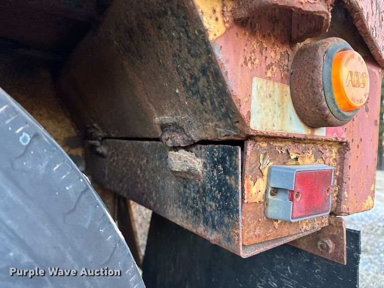 image for item LK9773 1978 Belshe T-10 drop deck trailer