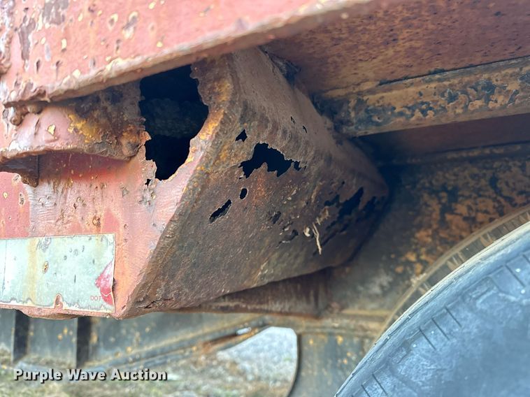 image for item LK9773 1978 Belshe T-10 drop deck trailer