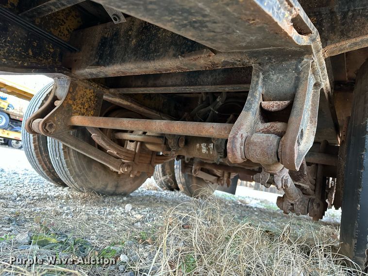 image for item LK9773 1978 Belshe T-10 drop deck trailer