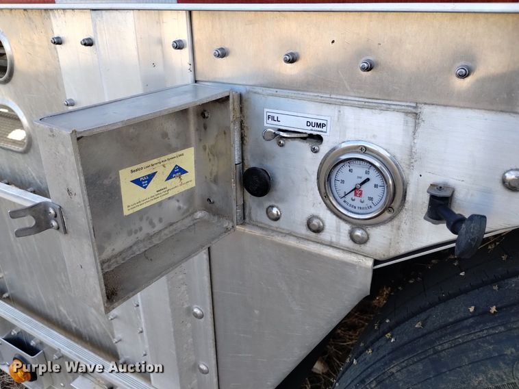 image for item LN9916 2023 Wilson  PSDCL-402 livestock trailer