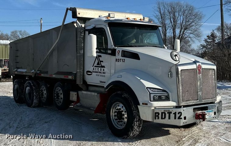 image for item LO9470 2016 Kenworth  T880 dump truck