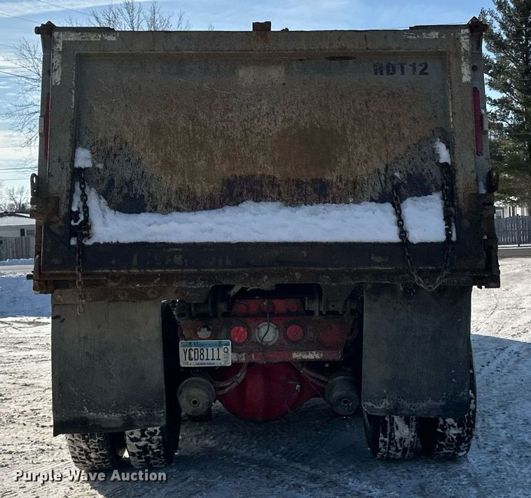 image for item LO9470 2016 Kenworth  T880 dump truck