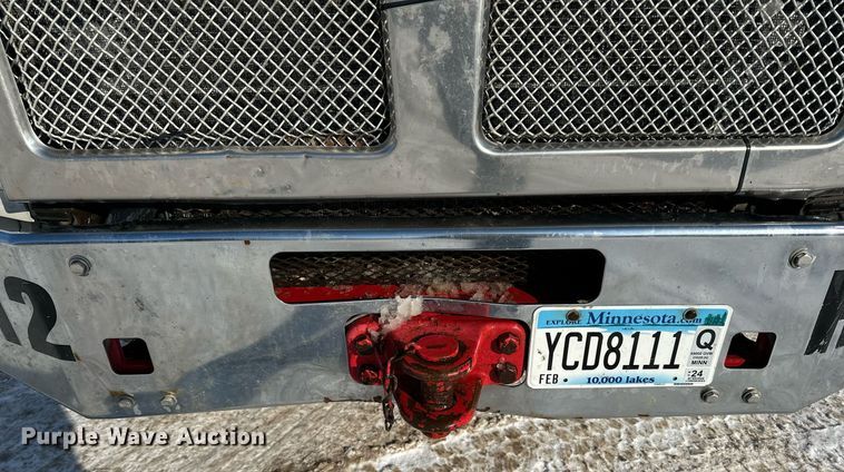 image for item LO9470 2016 Kenworth  T880 dump truck