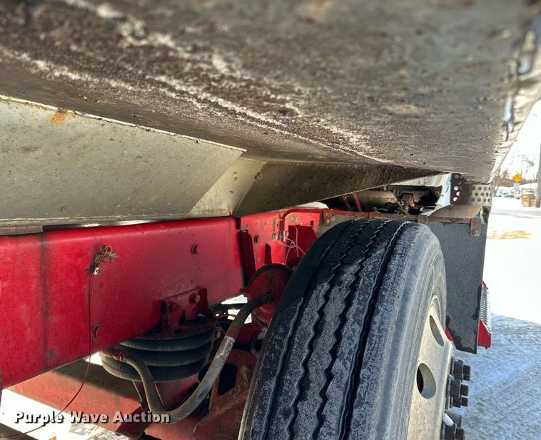 image for item LO9470 2016 Kenworth  T880 dump truck