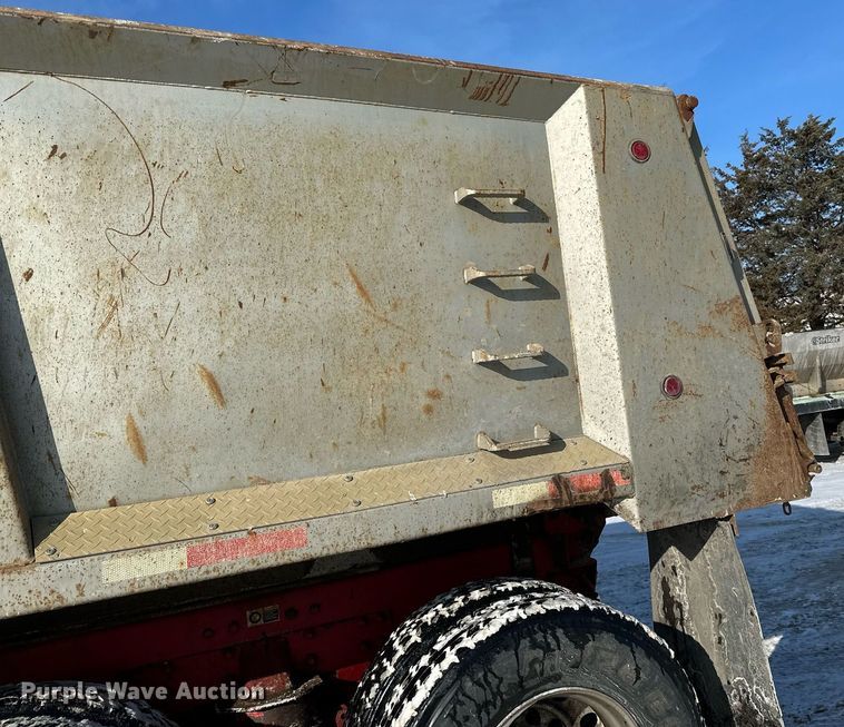 image for item LO9470 2016 Kenworth  T880 dump truck