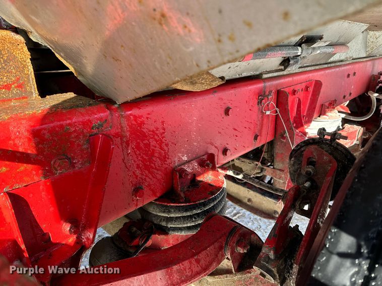 image for item LO9470 2016 Kenworth  T880 dump truck