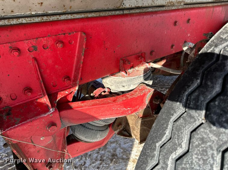 image for item LO9470 2016 Kenworth  T880 dump truck