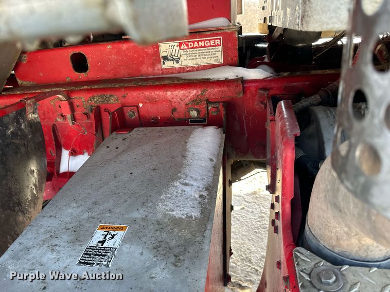 image for item LO9470 2016 Kenworth  T880 dump truck