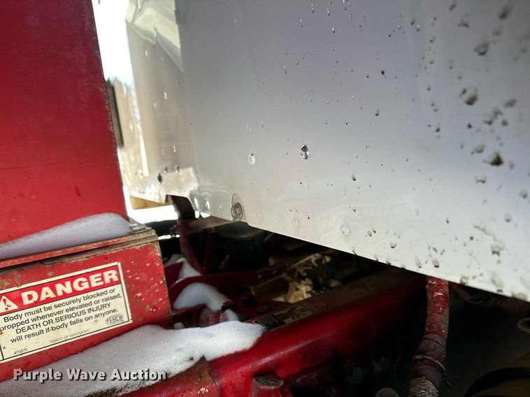 image for item LO9470 2016 Kenworth  T880 dump truck