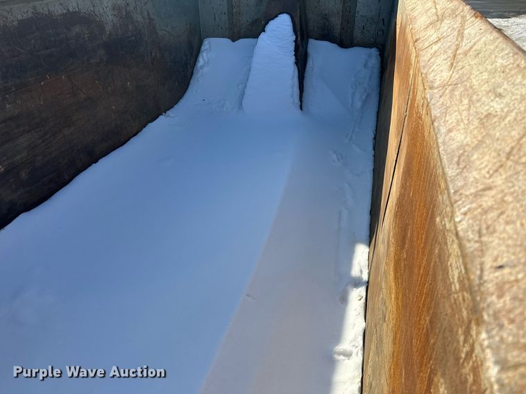 image for item LO9470 2016 Kenworth  T880 dump truck