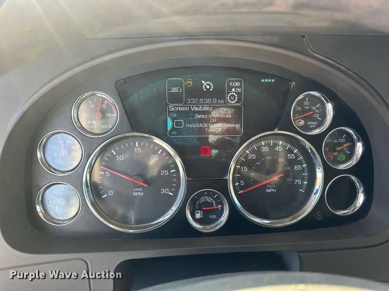 image for item LO9470 2016 Kenworth  T880 dump truck