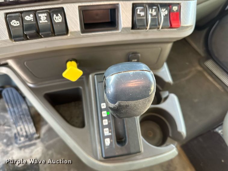 image for item LO9470 2016 Kenworth  T880 dump truck