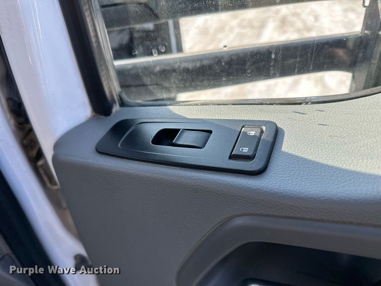 image for item LO9470 2016 Kenworth  T880 dump truck