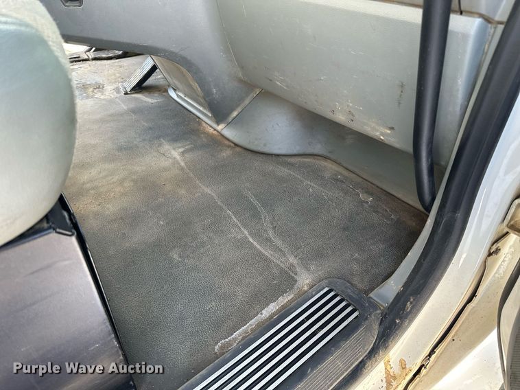 image for item LO9470 2016 Kenworth  T880 dump truck