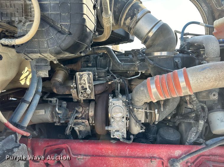 image for item LO9470 2016 Kenworth  T880 dump truck