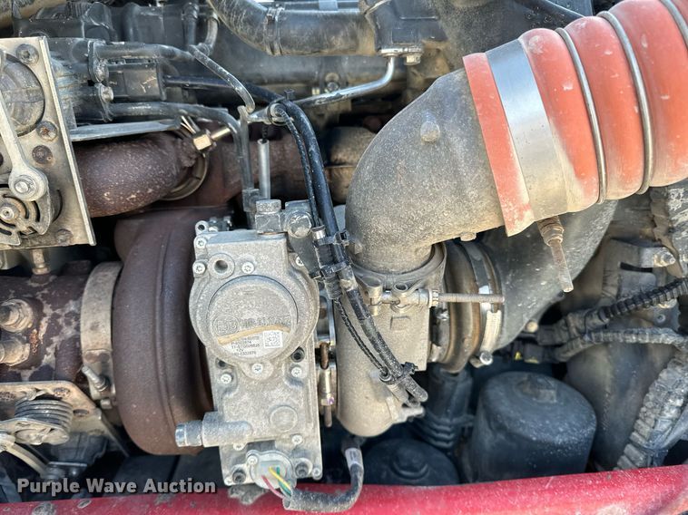 image for item LO9470 2016 Kenworth  T880 dump truck