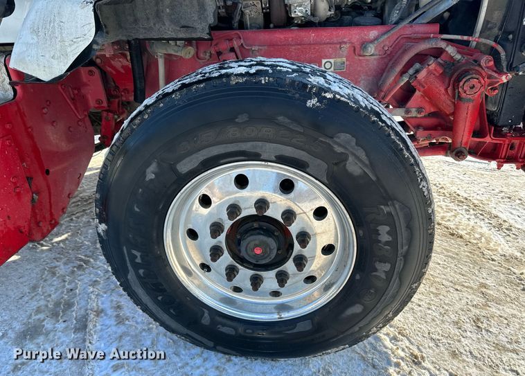 image for item LO9470 2016 Kenworth  T880 dump truck