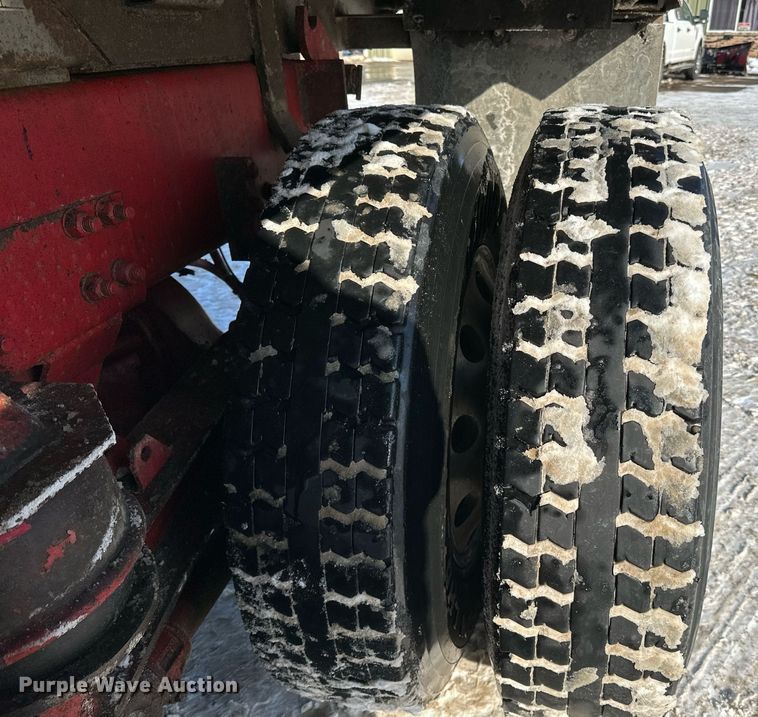 image for item LO9470 2016 Kenworth  T880 dump truck