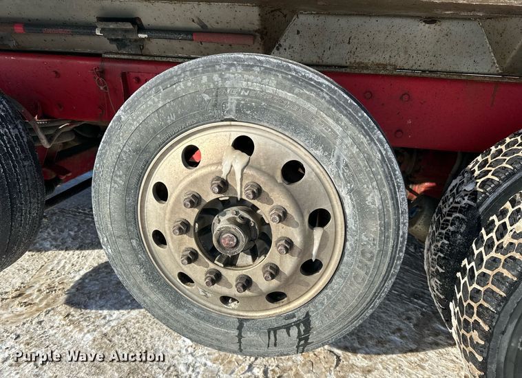 image for item LO9470 2016 Kenworth  T880 dump truck