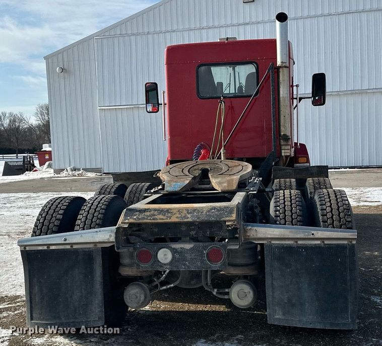 image for item LO9471 1994 Kenworth T600 semi truck