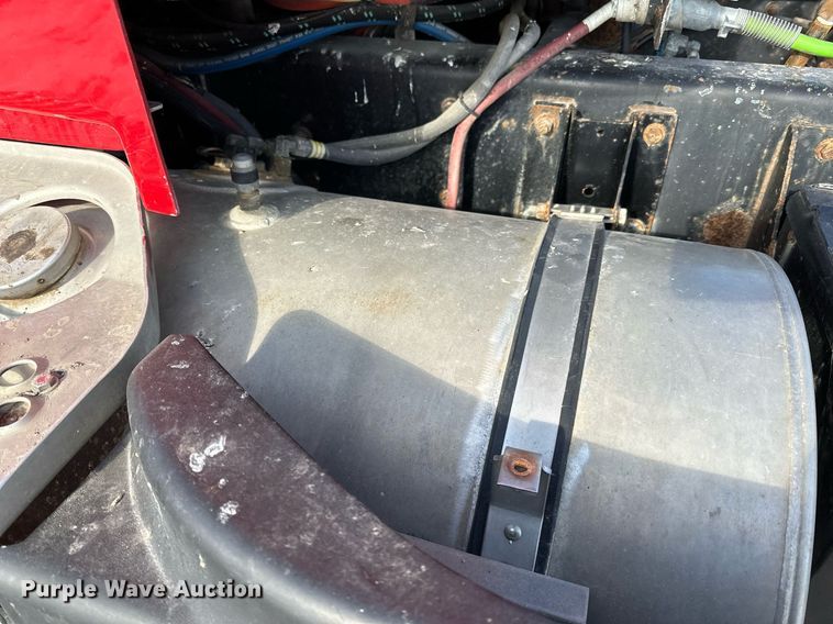 image for item LO9471 1994 Kenworth T600 semi truck