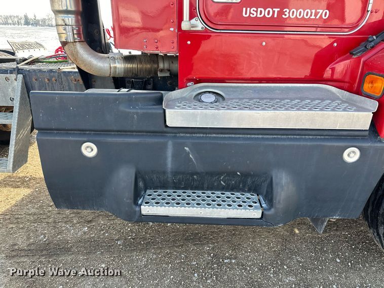 image for item LO9471 1994 Kenworth T600 semi truck