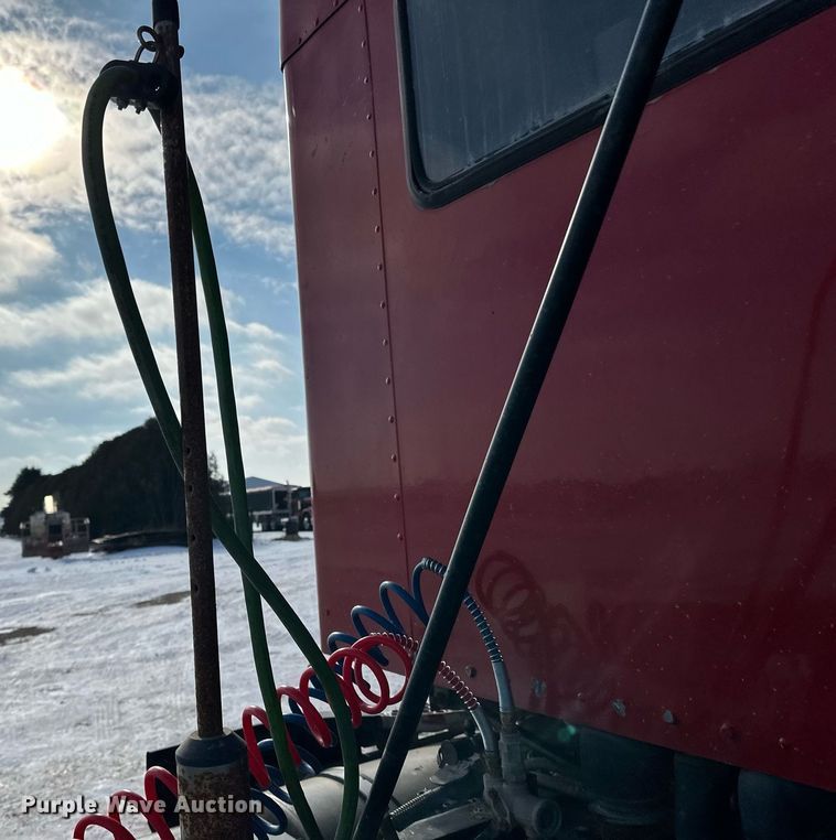 image for item LO9471 1994 Kenworth T600 semi truck