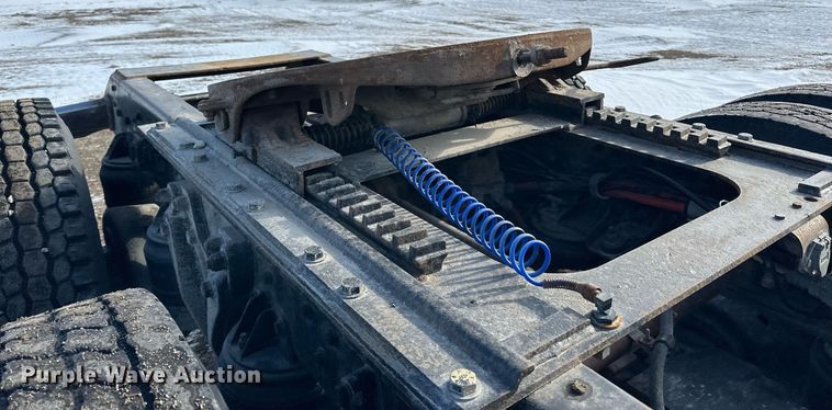 image for item LO9471 1994 Kenworth T600 semi truck