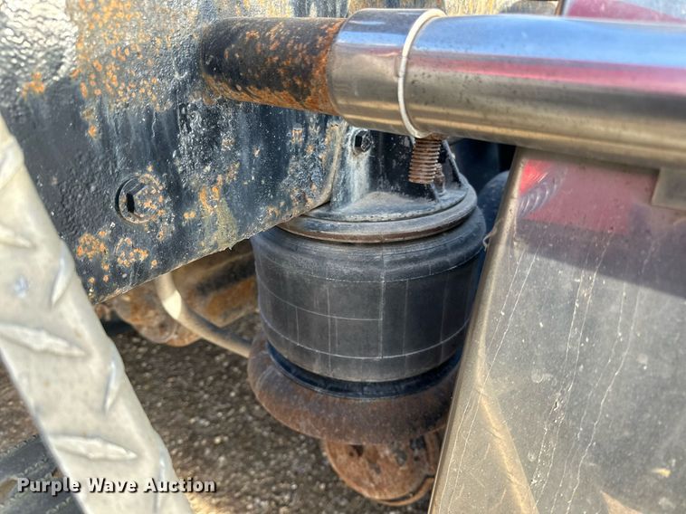 image for item LO9471 1994 Kenworth T600 semi truck