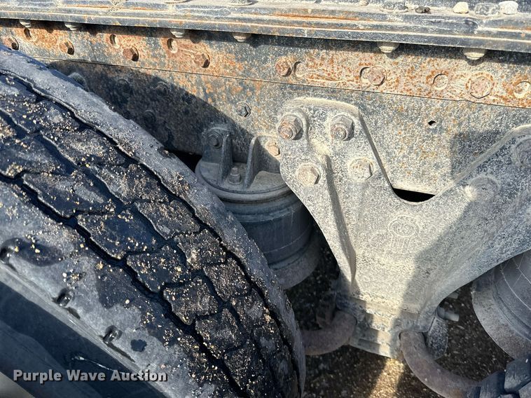 image for item LO9471 1994 Kenworth T600 semi truck