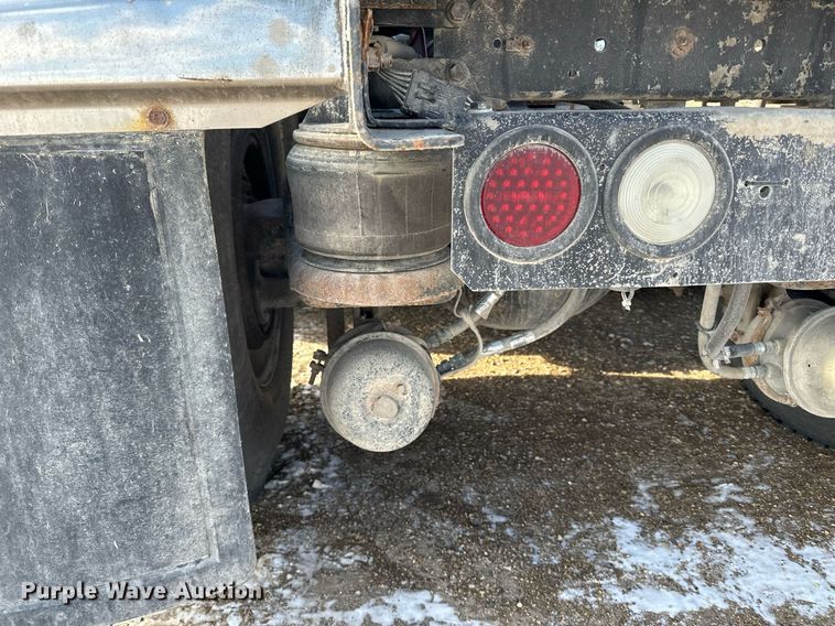 image for item LO9471 1994 Kenworth T600 semi truck