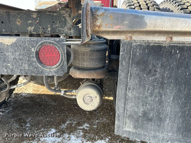 image for item LO9471 1994 Kenworth T600 semi truck