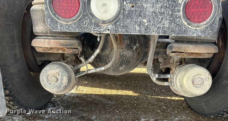 image for item LO9471 1994 Kenworth T600 semi truck