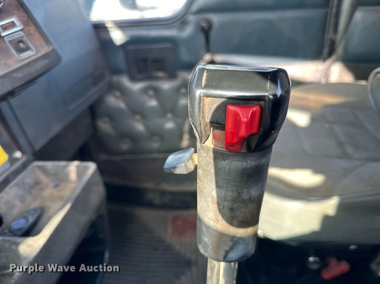 image for item LO9471 1994 Kenworth T600 semi truck