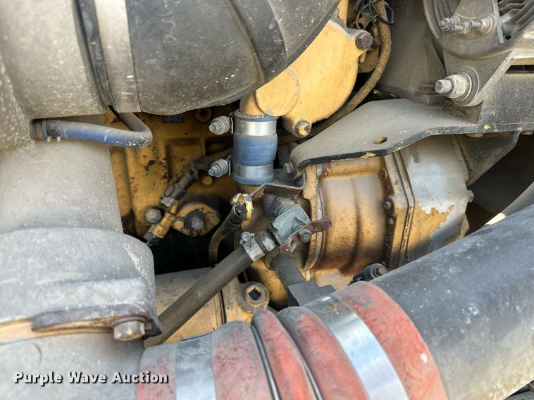 image for item LO9471 1994 Kenworth T600 semi truck