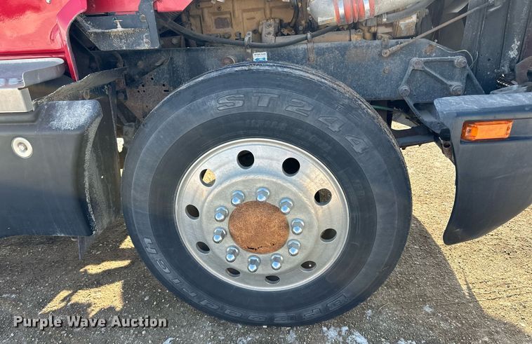 image for item LO9471 1994 Kenworth T600 semi truck