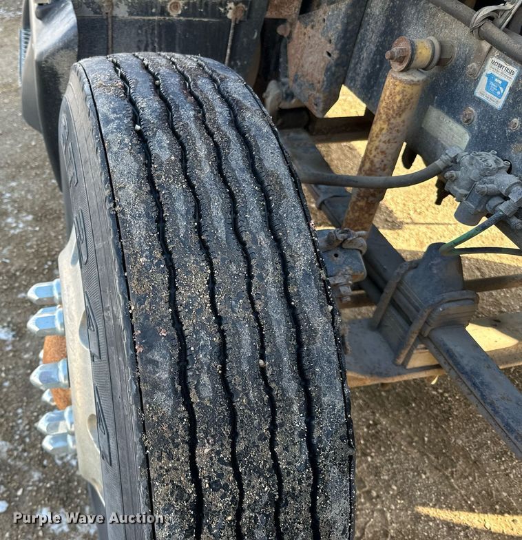 image for item LO9471 1994 Kenworth T600 semi truck