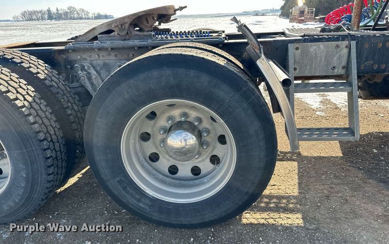 image for item LO9471 1994 Kenworth T600 semi truck