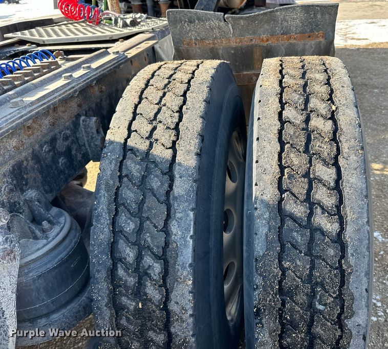 image for item LO9471 1994 Kenworth T600 semi truck