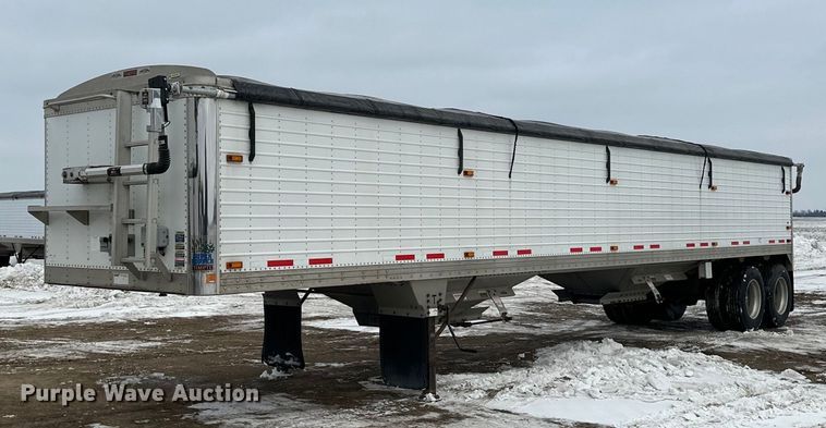 image for item LO9472 2005 Timpte grain trailer
