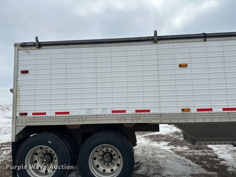 image for item LO9472 2005 Timpte grain trailer