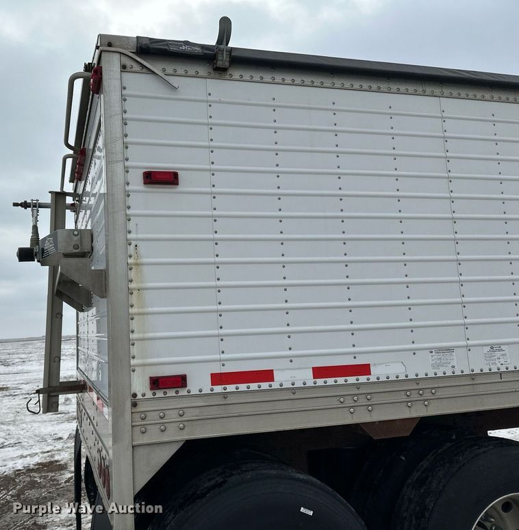 image for item LO9472 2005 Timpte grain trailer