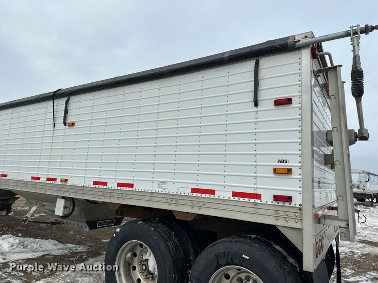 image for item LO9472 2005 Timpte grain trailer