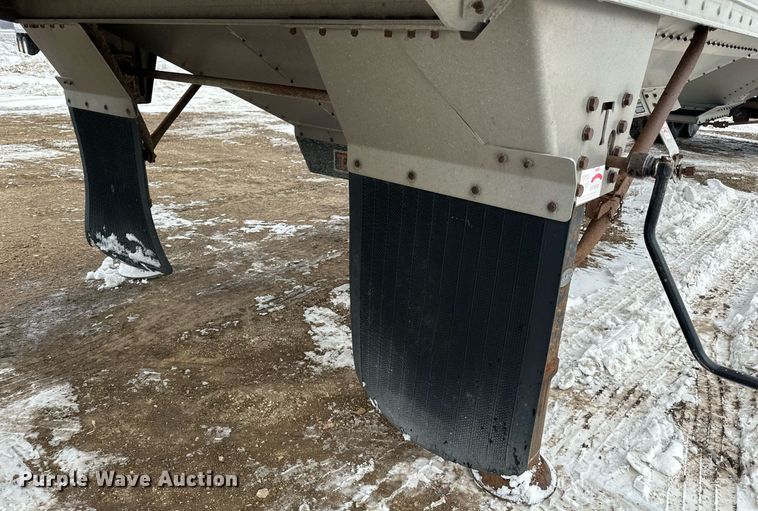 image for item LO9472 2005 Timpte grain trailer