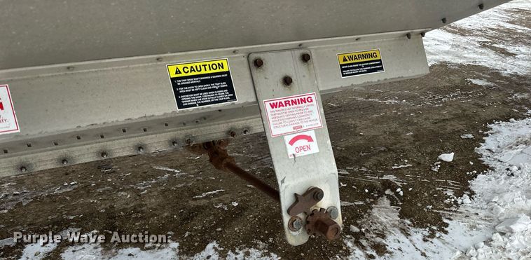 image for item LO9472 2005 Timpte grain trailer