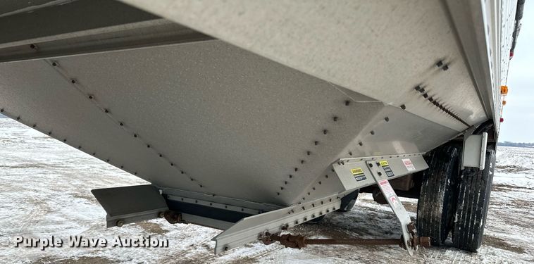 image for item LO9472 2005 Timpte grain trailer