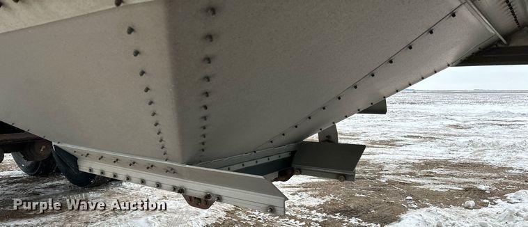 image for item LO9472 2005 Timpte grain trailer