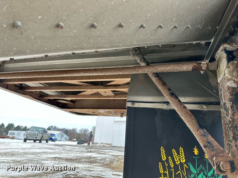 image for item LO9472 2005 Timpte grain trailer